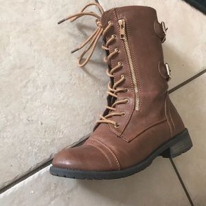 Brown boot